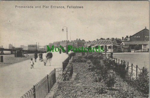 Suffolk postcard promenade - suffolk,